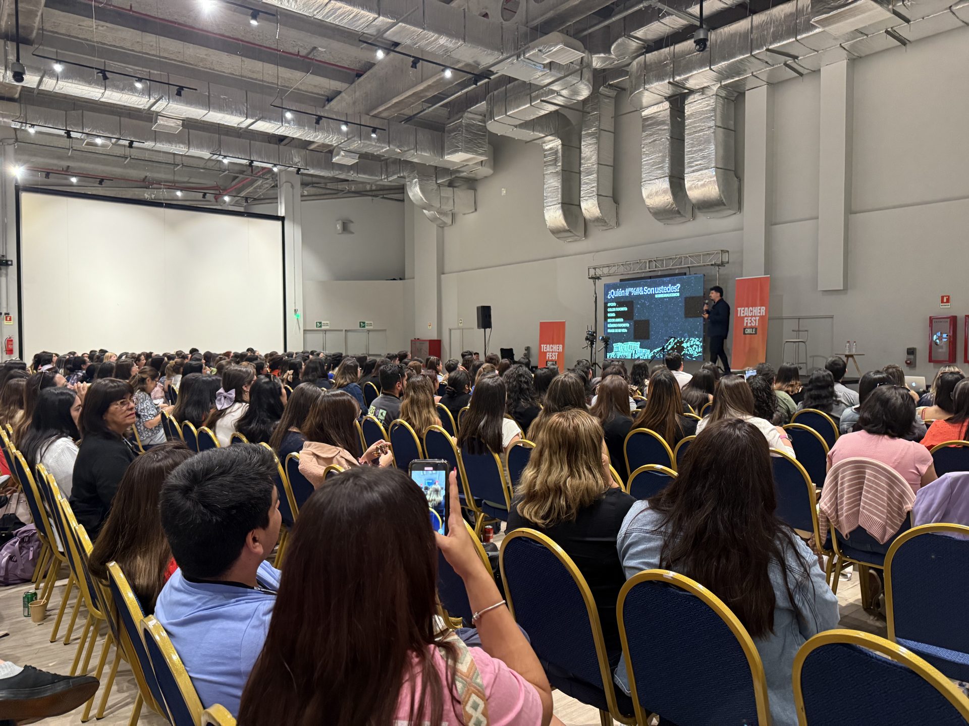 Teacher Fest Chile 2025 con una amplia audiencia de educadores en Santiago